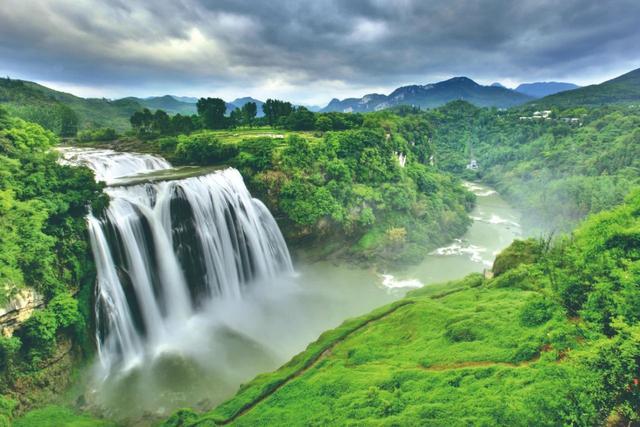 中国到底哪里的瀑布最好看？