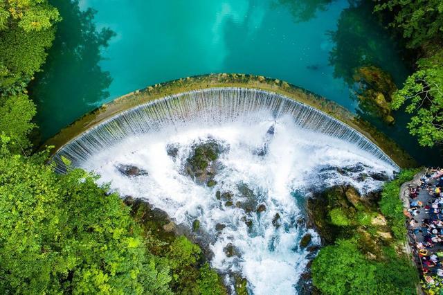 中国到底哪里的瀑布最好看？