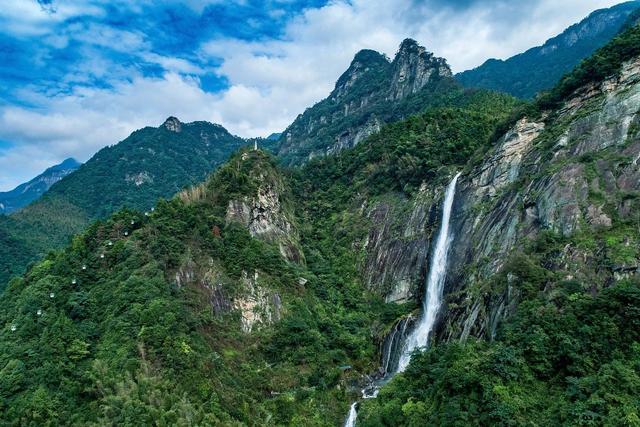 中国到底哪里的瀑布最好看？