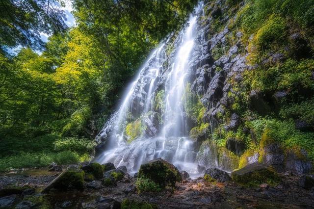 中国到底哪里的瀑布最好看？
