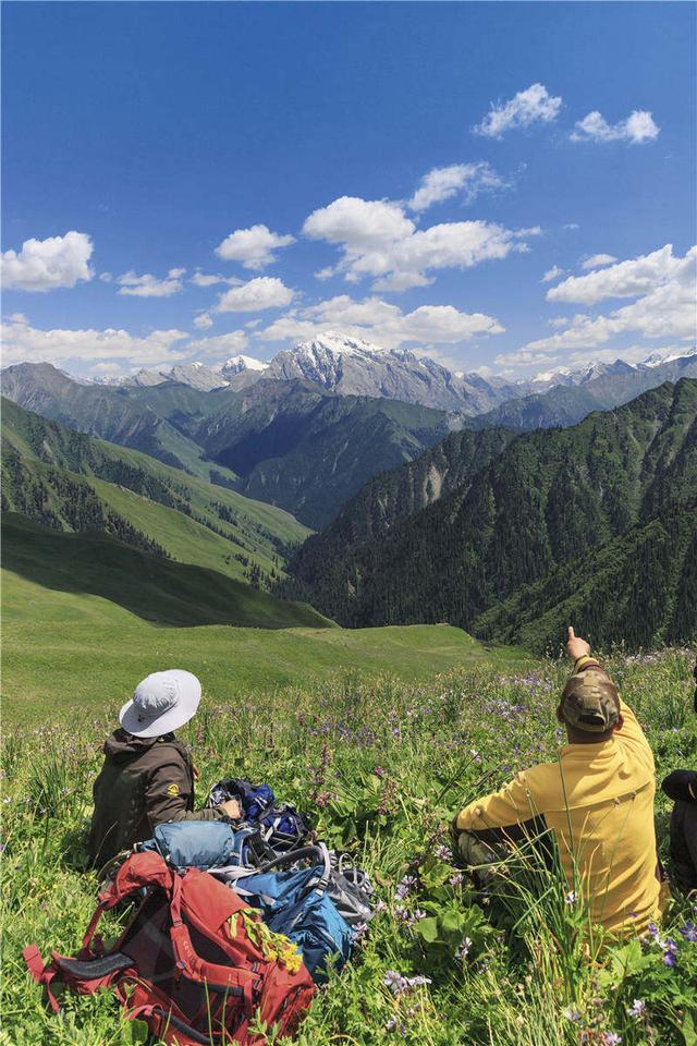 在穿越天山南北的乌孙古道上，徒步的我一路犯错，一路体悟