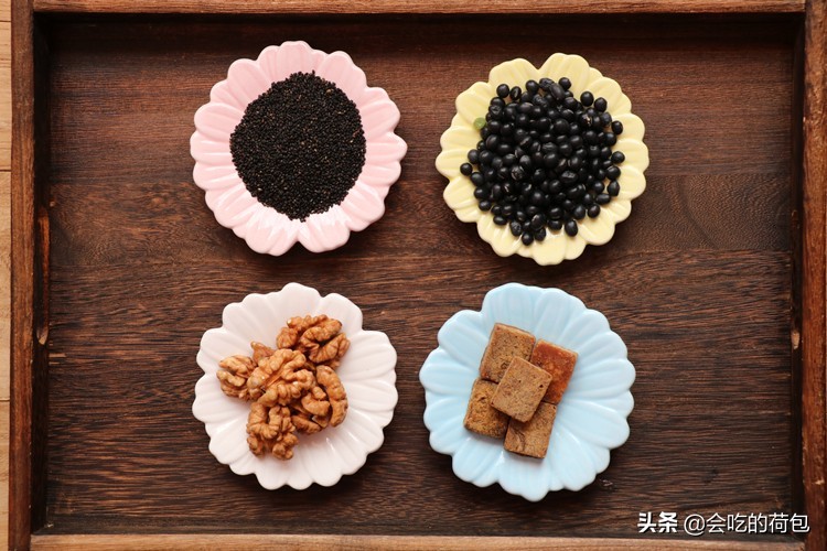 入冬后要常吃黑豆，教你简单做法，不磨豆浆不煮粥，手脚不怕冷