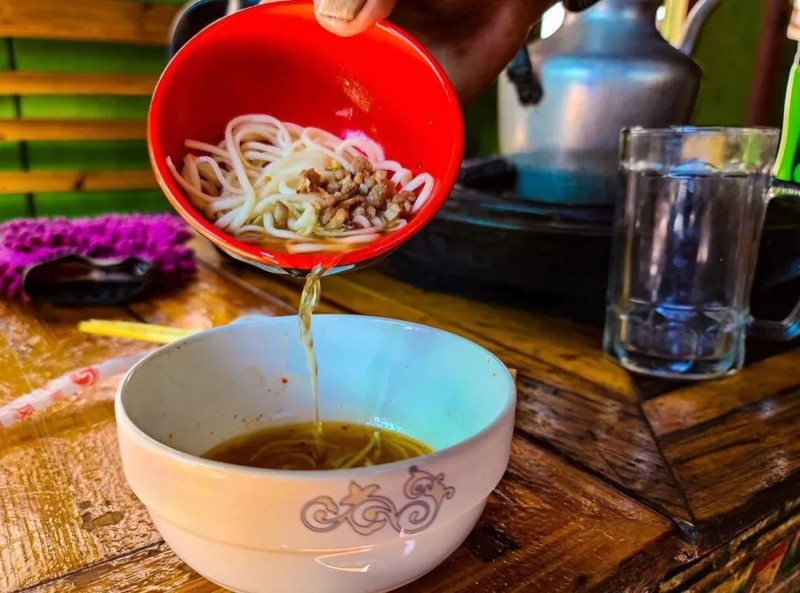 △盐井的加加面，一小碗地煮，一小碗地加，每次的份量大致是够吃一口/作者供图