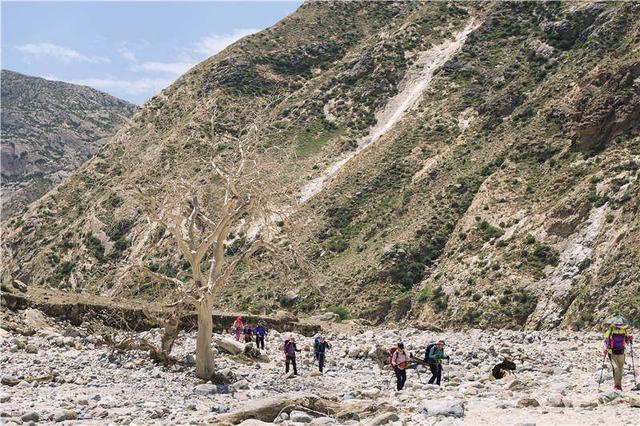 在穿越天山南北的乌孙古道上，徒步的我一路犯错，一路体悟