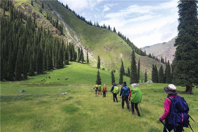 在穿越天山南北的乌孙古道上，徒步的我一路犯错，一路体悟