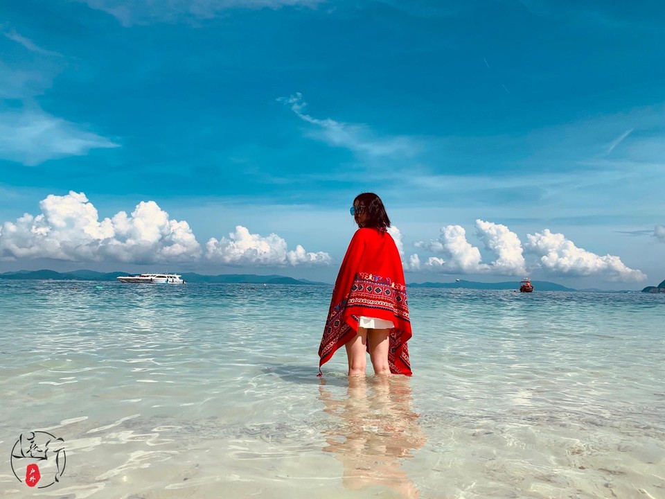 01E48784-11A1-4B76-ABE8-8621D45E21ED