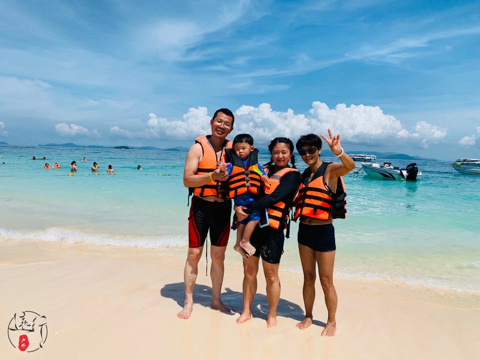 15762F07-31D5-47A3-97DA-4755930C72A3