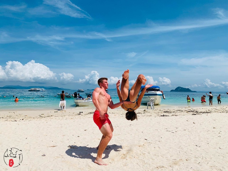 02C9BB70-21F2-4FF0-8ACA-80353E8CAF55