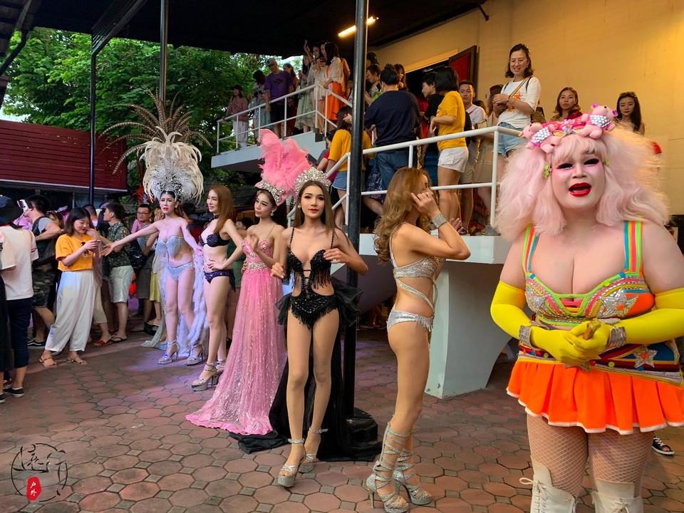 8E44A883-EC15-4E86-BF4E-D2CF52B95098