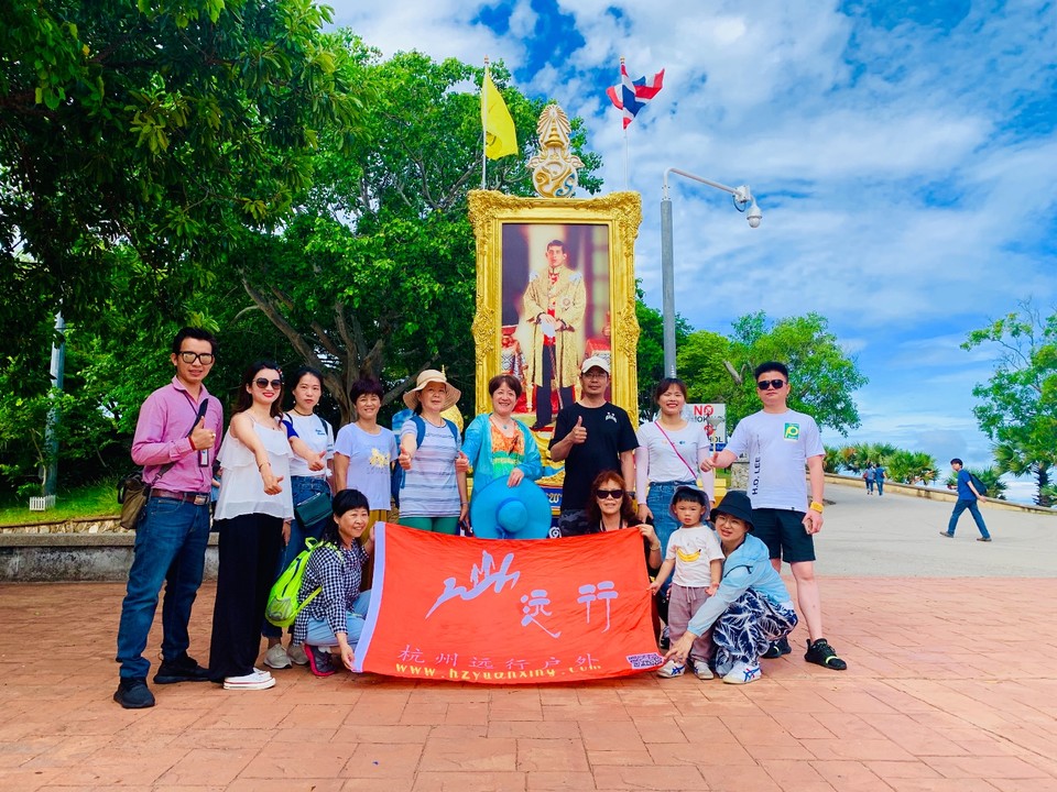 7F80C123-C4A7-4E92-9127-5667156BE3C1