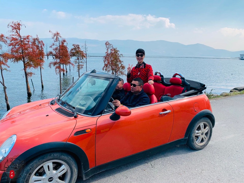 AC64E06C-0078-42C1-9889-E936C217967F