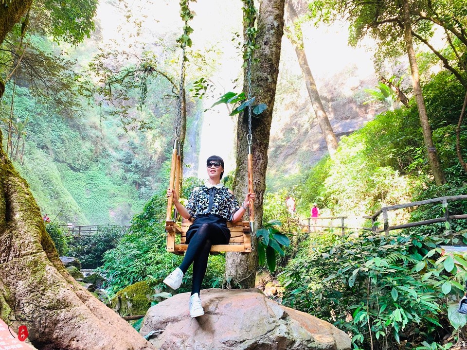 37FF515E-458C-4BEA-8014-42A19EF47000