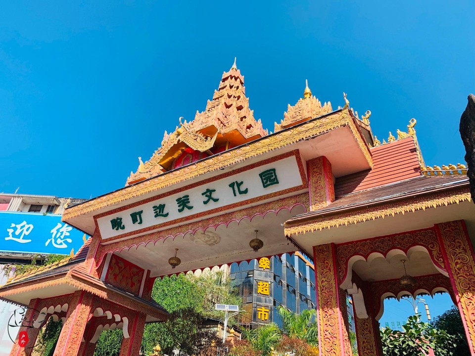 907833C2-6B2B-460B-B142-BD4867CE6A63