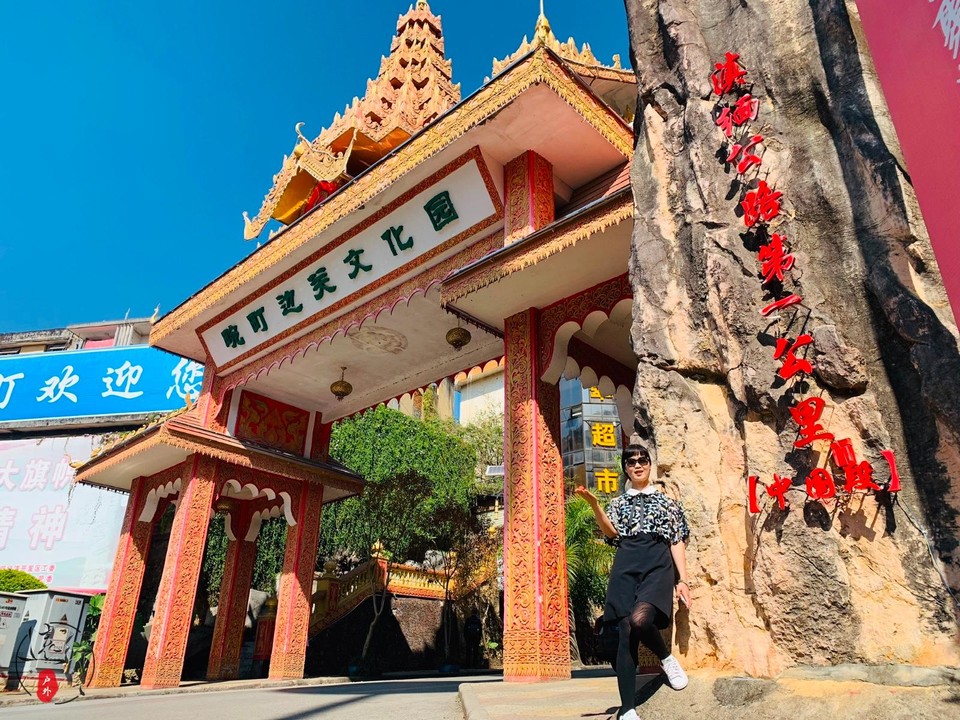 4338BE00-2809-4BBF-ACA3-B39FB6B83EC0