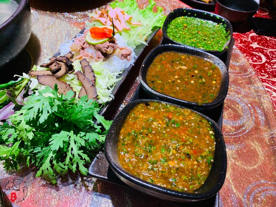 85385C3B-2817-421B-9589-C94B595C40AF