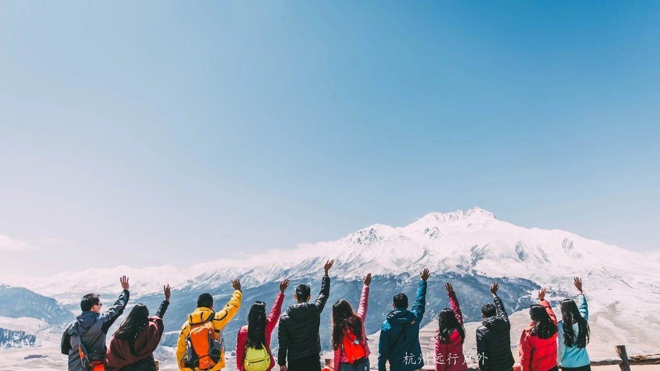 『一直想着，去青海吧，那里有二十种绮丽的梦……』