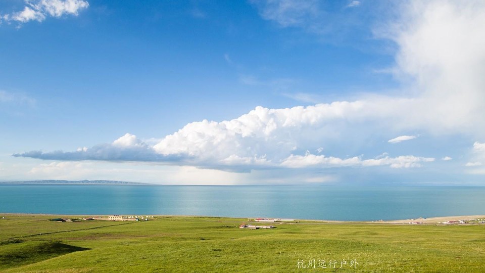 『一直想着，去青海吧，那里有二十种绮丽的梦……』