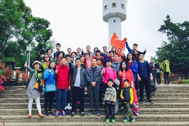 涠洲岛灯塔下合照