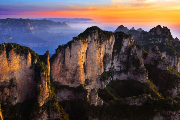 【飞跃南太行】八百里巍巍太行山、绝壁雄心、登顶王莽岭、探访悬崖上的村庄郭亮村【公司长线团建计划】