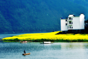 「新安江山水画廊」3.15 徽州古城徒步新安江，人行明镜中，春风十里不如你