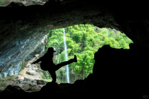 「秋日特价·章里古道」11.1 瀑布/山洞/古道/竹林，小众徒步线路，来一次最有趣的徒步旅行！