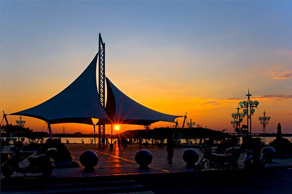 “丁香湖”杯沈阳市半程马拉松赛