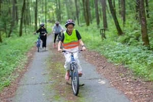 延庆骑行+京西草原骑马 | 五一2日营（亲子/单飞）时间去哪儿- 水上有一片森林，山间有一幅画，草原上有一阵风~