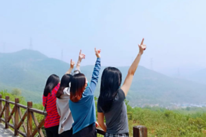 公司团建｜百亩苹果园摘季，采摘+烧烤Party+铁锅炖，小众避世1日游