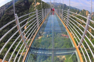 清凉谷｜网红打卡-瀑布清潭-玻璃走廊-玻璃天桥-水晶长城-清凉一夏