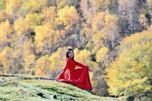 国庆2日| 10.2-3/10.4-5最后的露营季•探秘老掌沟 -半截沟 休闲徒步原始森林，赏最美五彩之秋！