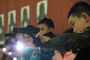 志愿北京3小时【解密轻武器】2.1/7沉浸式轻武器博物馆研学+战术持枪特训 半日营（亲子/单飞）