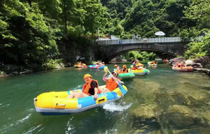 安吉避暑【清凉夏日 2日】水质清澈龙王山漂流；千米海拔上的20多℃避暑乐园：云上草原，浙江自然博物馆安吉