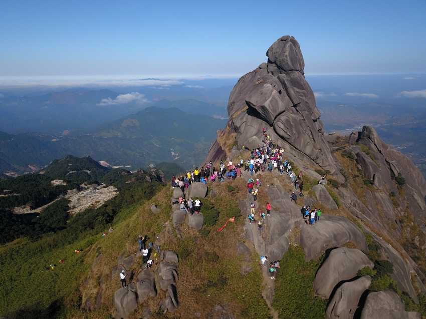 12月16日行摄广东香格里拉韶关云髻山枫叶云海瀑布奇石美景样样俱全