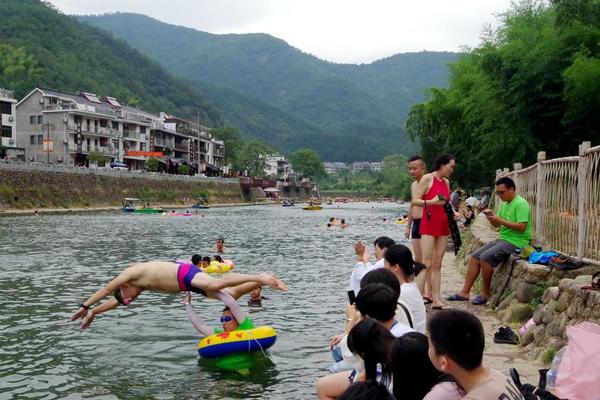 7月23日  杭州附近最悠闲的戏水好去处  桐庐芦茨湾  休闲玩水慢时光