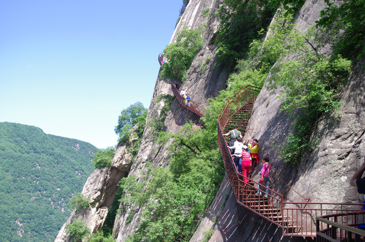 新丝路旅行免门票女神节3月8日红河谷特价一日游