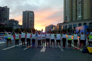 苏格兰2018“黔山猪”冬季生态、健康光猪跑公开赛