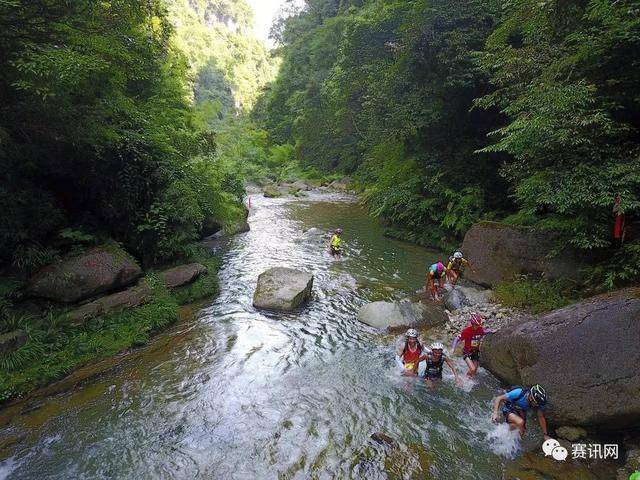 2017金沙溯溪赛赛况激烈 遵义医学院代表队包揽两项冠军