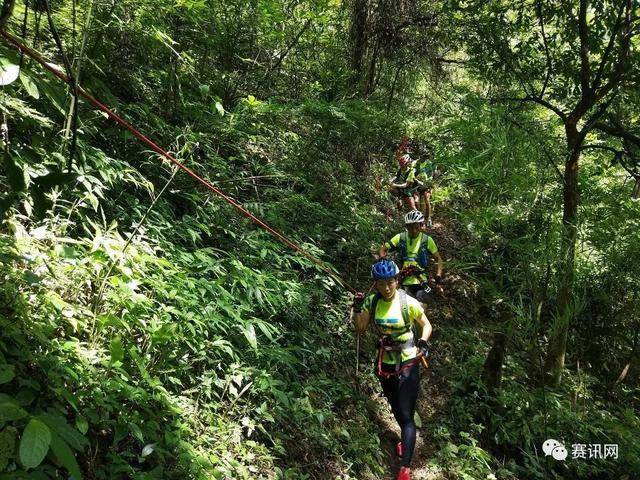 2017金沙溯溪赛赛况激烈 遵义医学院代表队包揽两项冠军