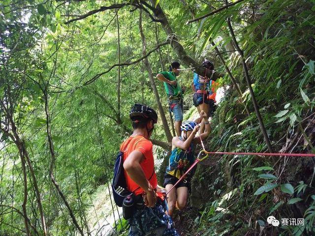 2017金沙溯溪赛赛况激烈 遵义医学院代表队包揽两项冠军