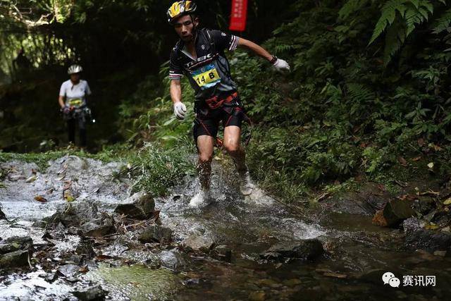 2017金沙溯溪赛赛况激烈 遵义医学院代表队包揽两项冠军