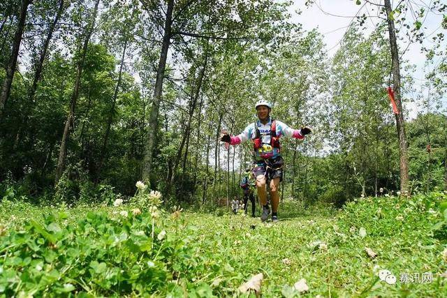 2017金沙溯溪赛赛况激烈 遵义医学院代表队包揽两项冠军