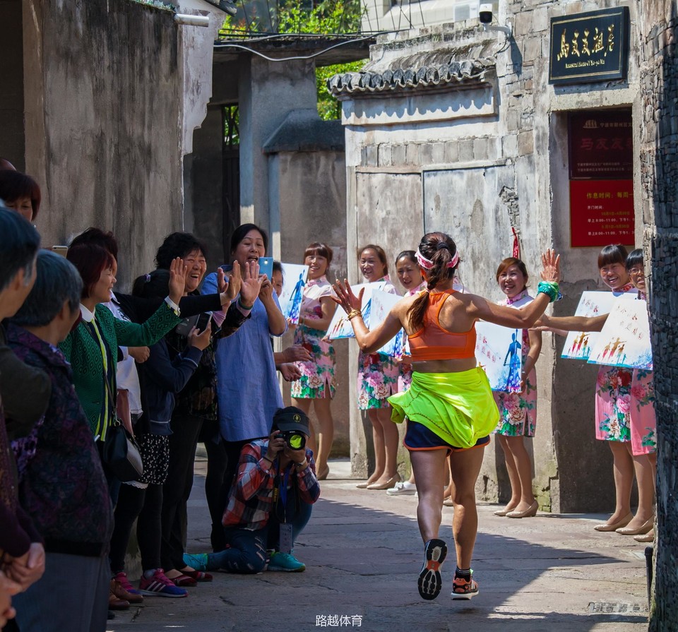 胡和平-18906687258-《鄞州老少爱跑马》-咸祥