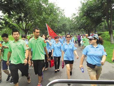 千人健步活动 浐灞靓丽风景