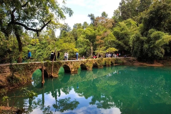 【经典贵州5日】荔波小七孔·黄果树瀑布·西江千户苗寨·青岩古镇