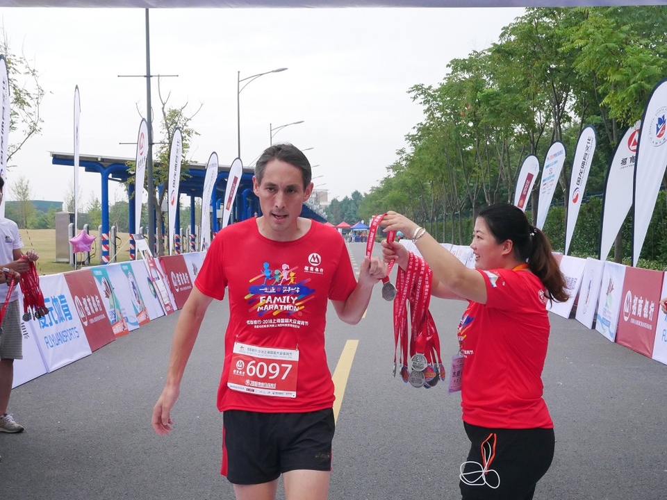 上海国际旅游度假区站