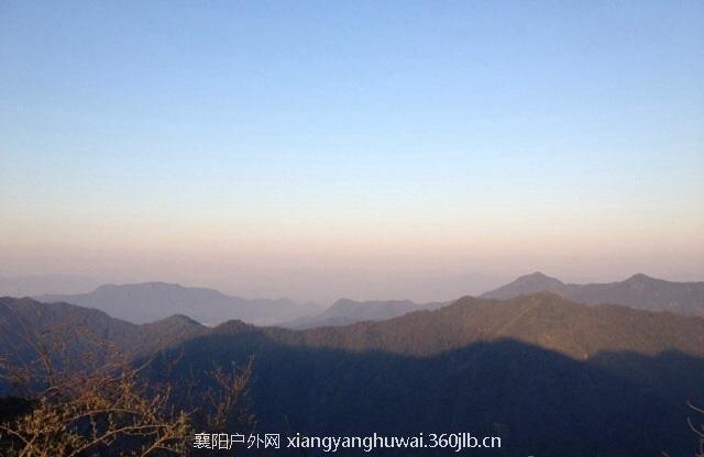 连绵群山