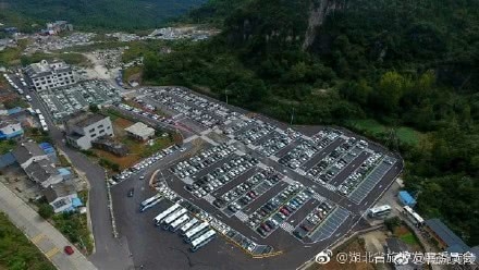 湖北多个景区游客爆满 连发红色预警信息