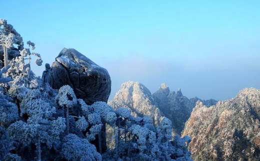 不用再去东北看雾凇，三清山的雪景美哭了，仿若人间仙境