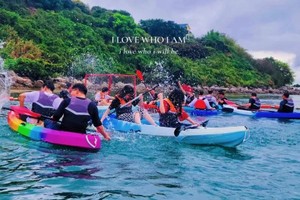 每周六日：杨梅坑环海绿道、人鱼洞无敌海景、绿野仙踪天然潭溪谷、沙滩海泳戏水、海上皮划艇、落日夕阳一天