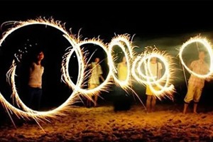 每周六日：H4双月湾+巽寮湾--赶海公园、观双月湾全景、网红栈道海龟湾、打卡磨子石公园美拍、天后宫、沙滩烧烤篝火晚会二天